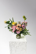 Load image into Gallery viewer, Seasonal Pastel vase design