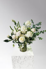 Load image into Gallery viewer, Seasonal Green and White vase design