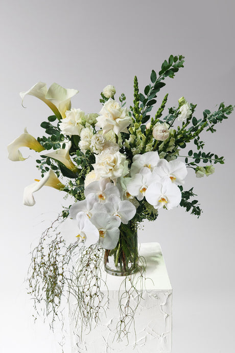 Seasonal Green and White vase design