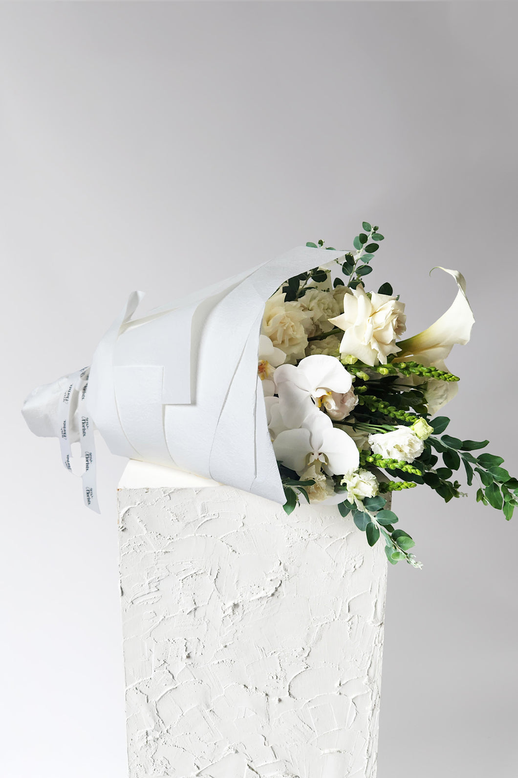 Seasonal Green & White bouquet