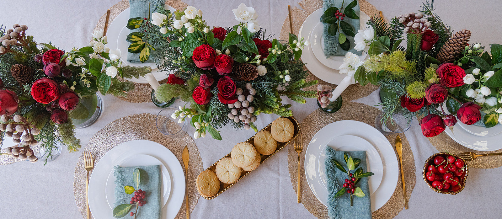 Classic Christmas vase set
