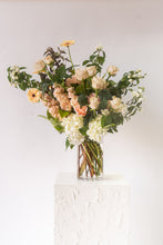 Load image into Gallery viewer, Posy of the day - Grand