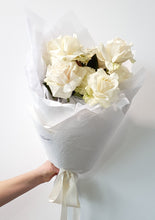 Load image into Gallery viewer, Creamy whites reflexed rose bouquet