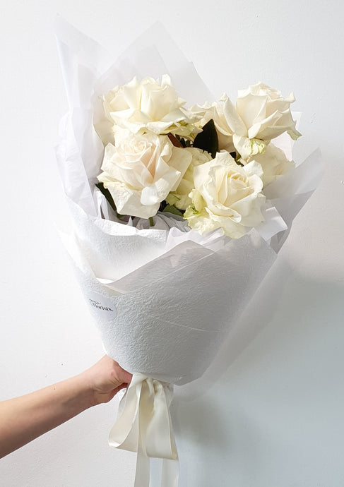 Creamy whites reflexed rose bouquet