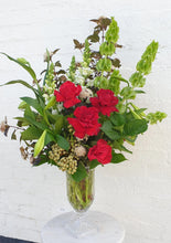 Load image into Gallery viewer, Fresh festive luxe vase design