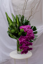 Load image into Gallery viewer, The Narlissa Vase Arrangement