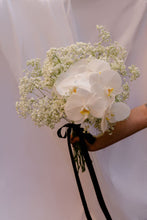 Load image into Gallery viewer, Snow White Bouquet Premium
